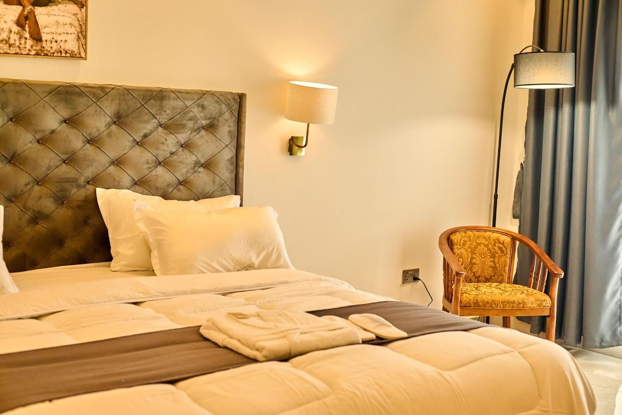 Aiden Homes And Apartments Hotel Koforidua 外观 照片
