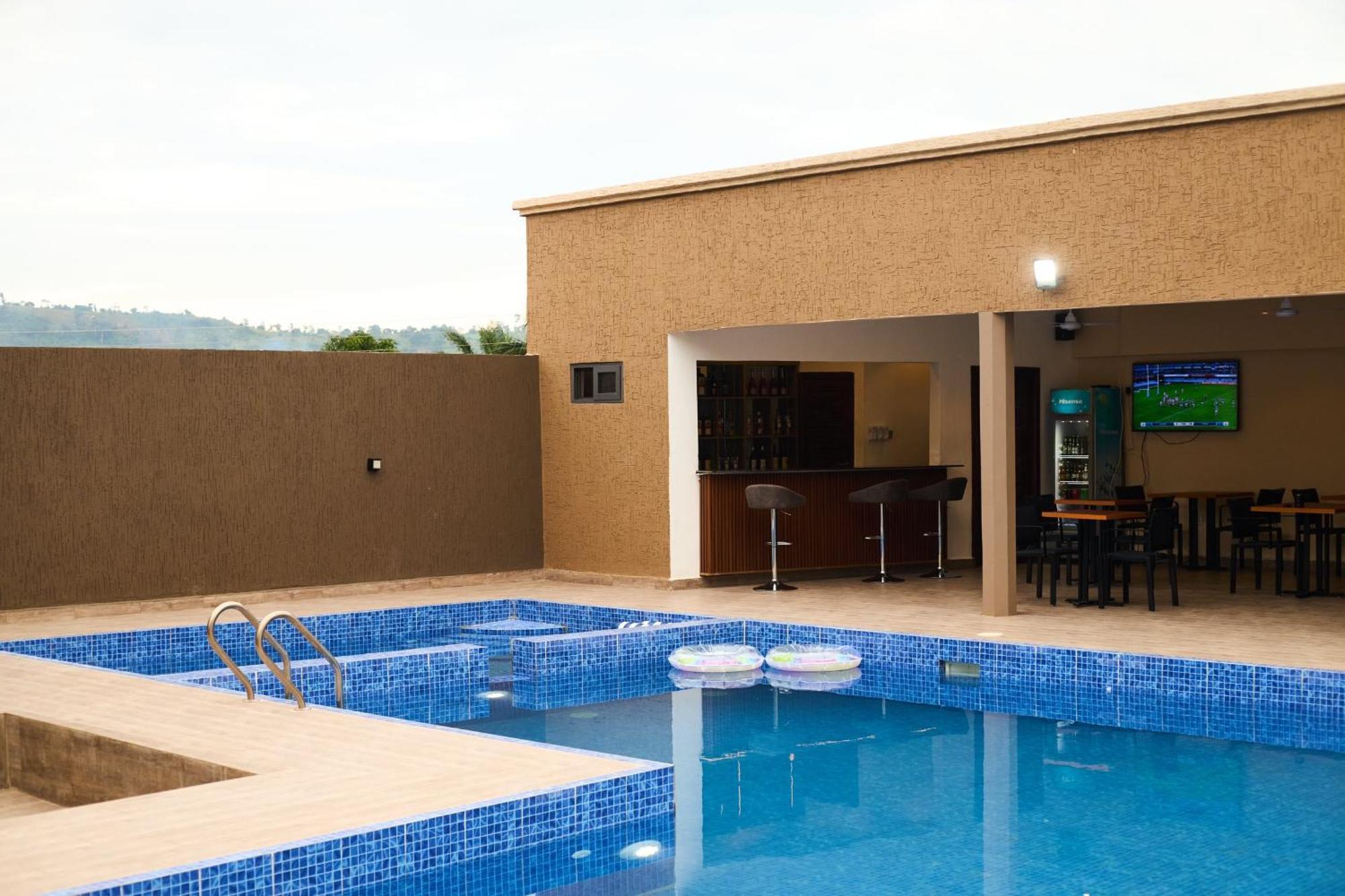 Aiden Homes And Apartments Hotel Koforidua 外观 照片