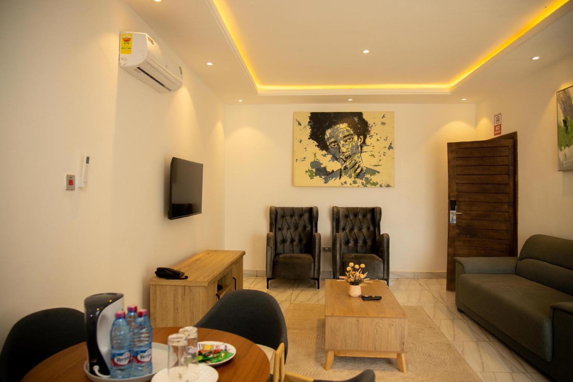 Aiden Homes And Apartments Hotel Koforidua 外观 照片