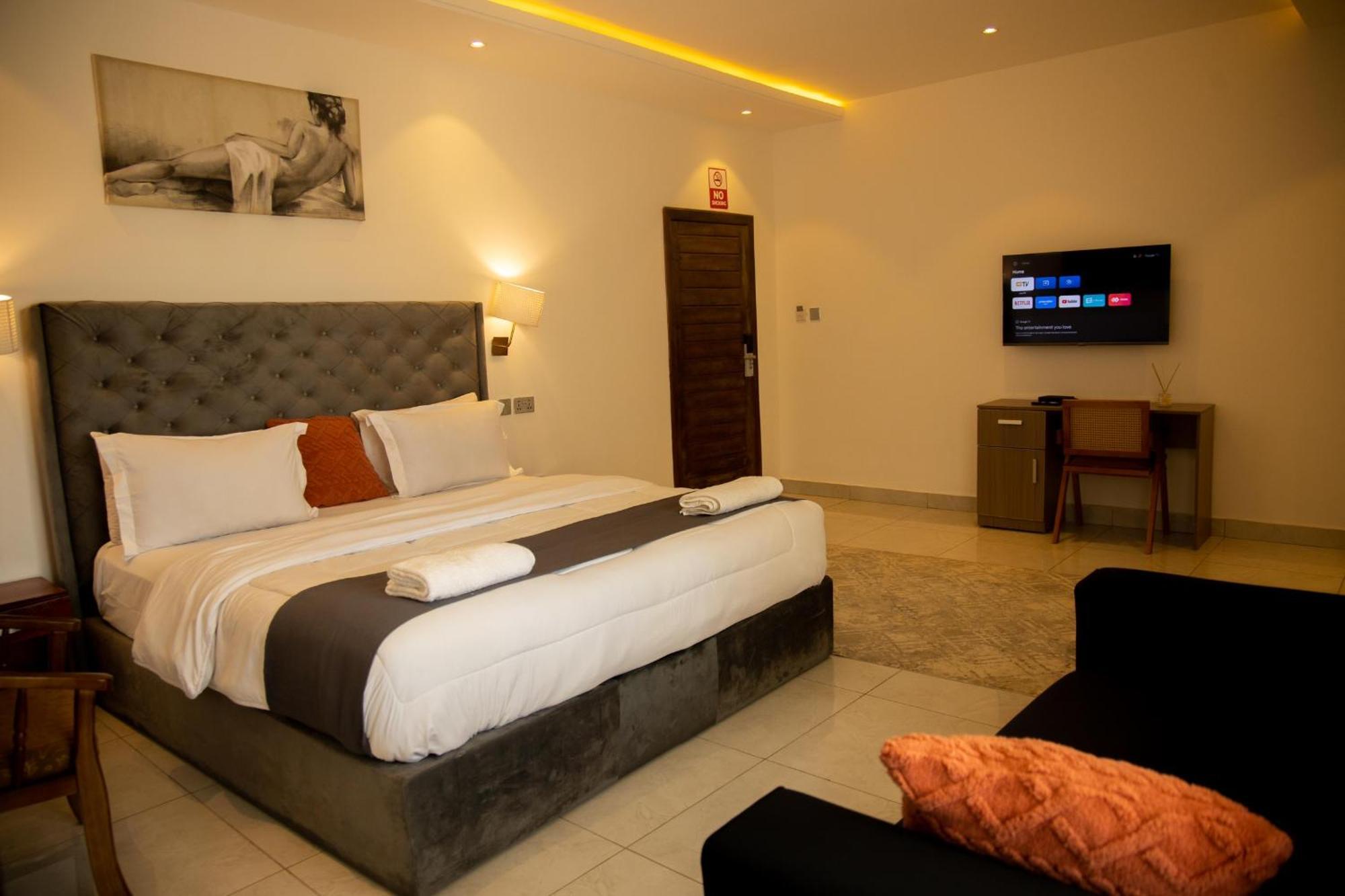 Aiden Homes And Apartments Hotel Koforidua 外观 照片