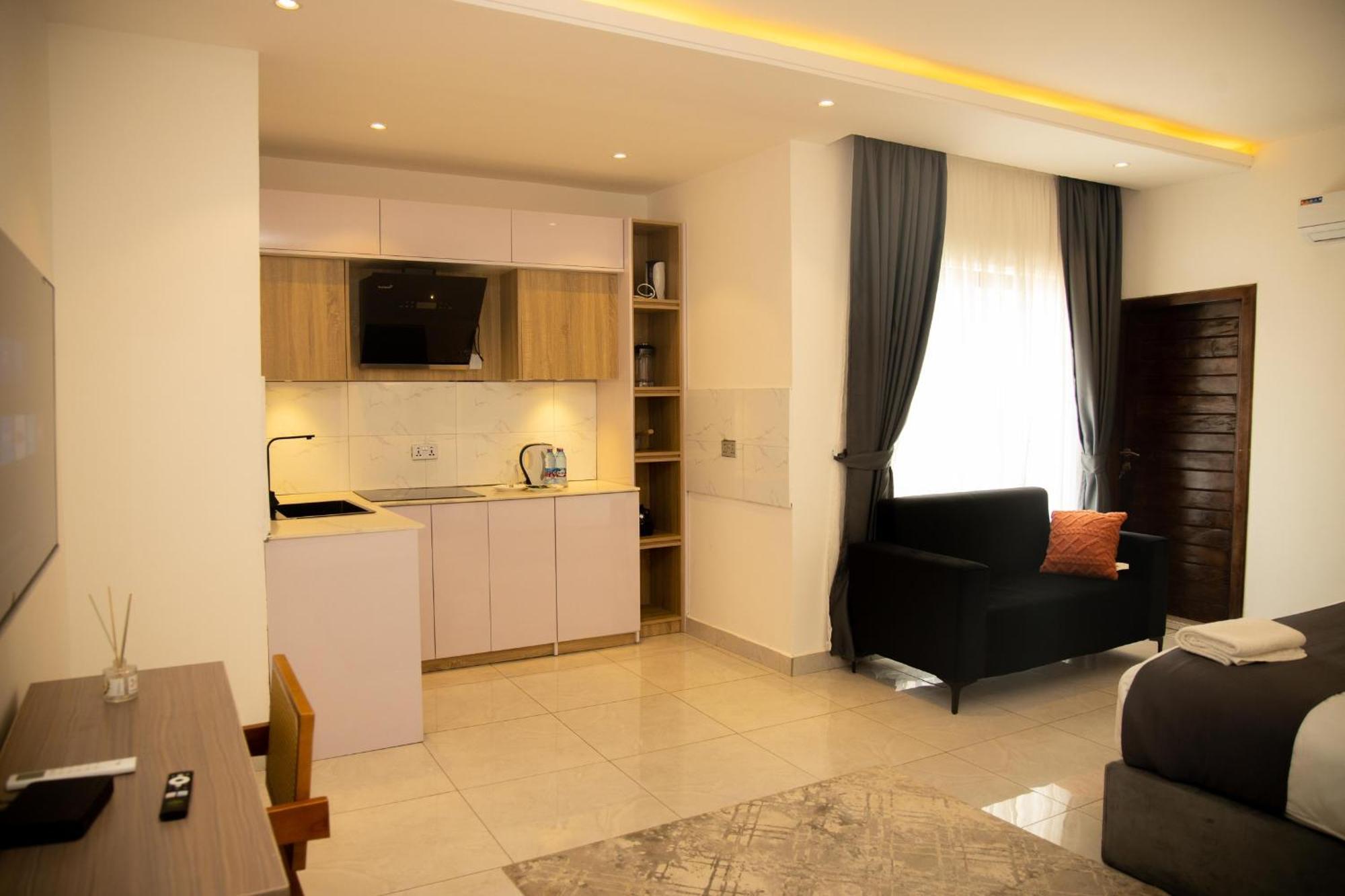 Aiden Homes And Apartments Hotel Koforidua 外观 照片