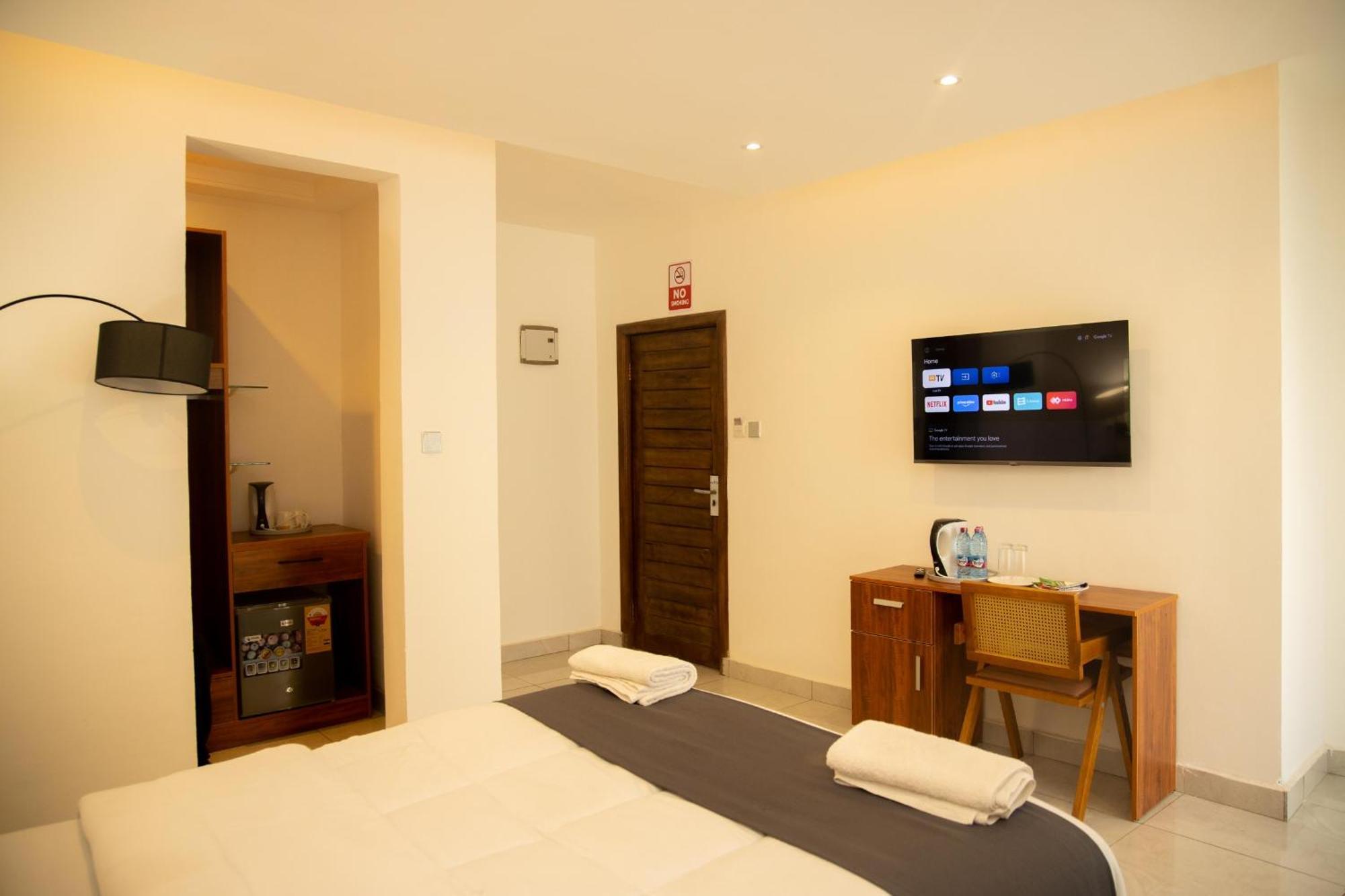 Aiden Homes And Apartments Hotel Koforidua 外观 照片