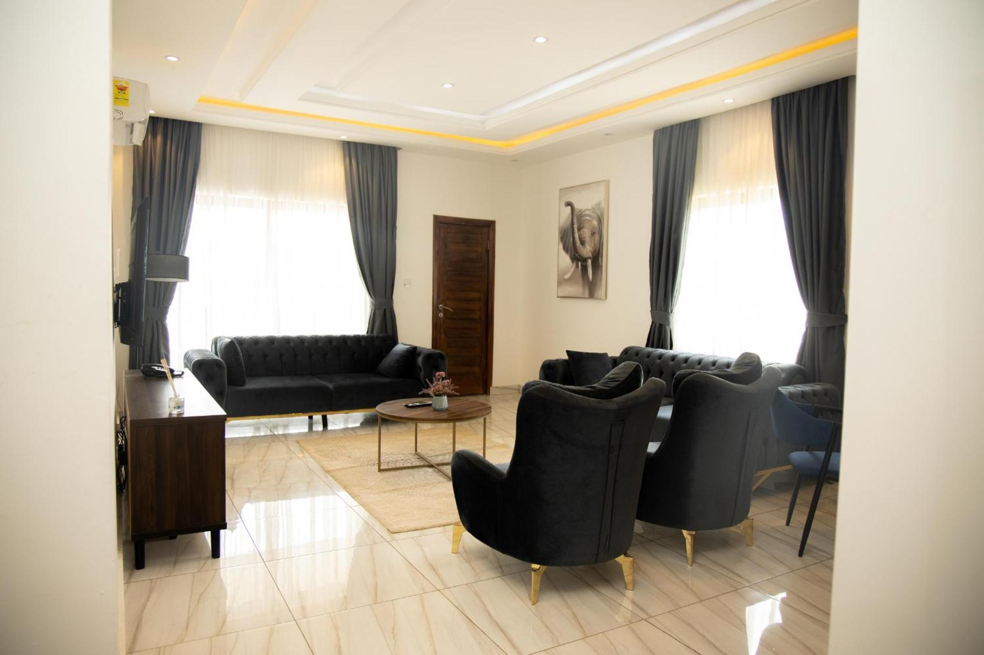 Aiden Homes And Apartments Hotel Koforidua 外观 照片
