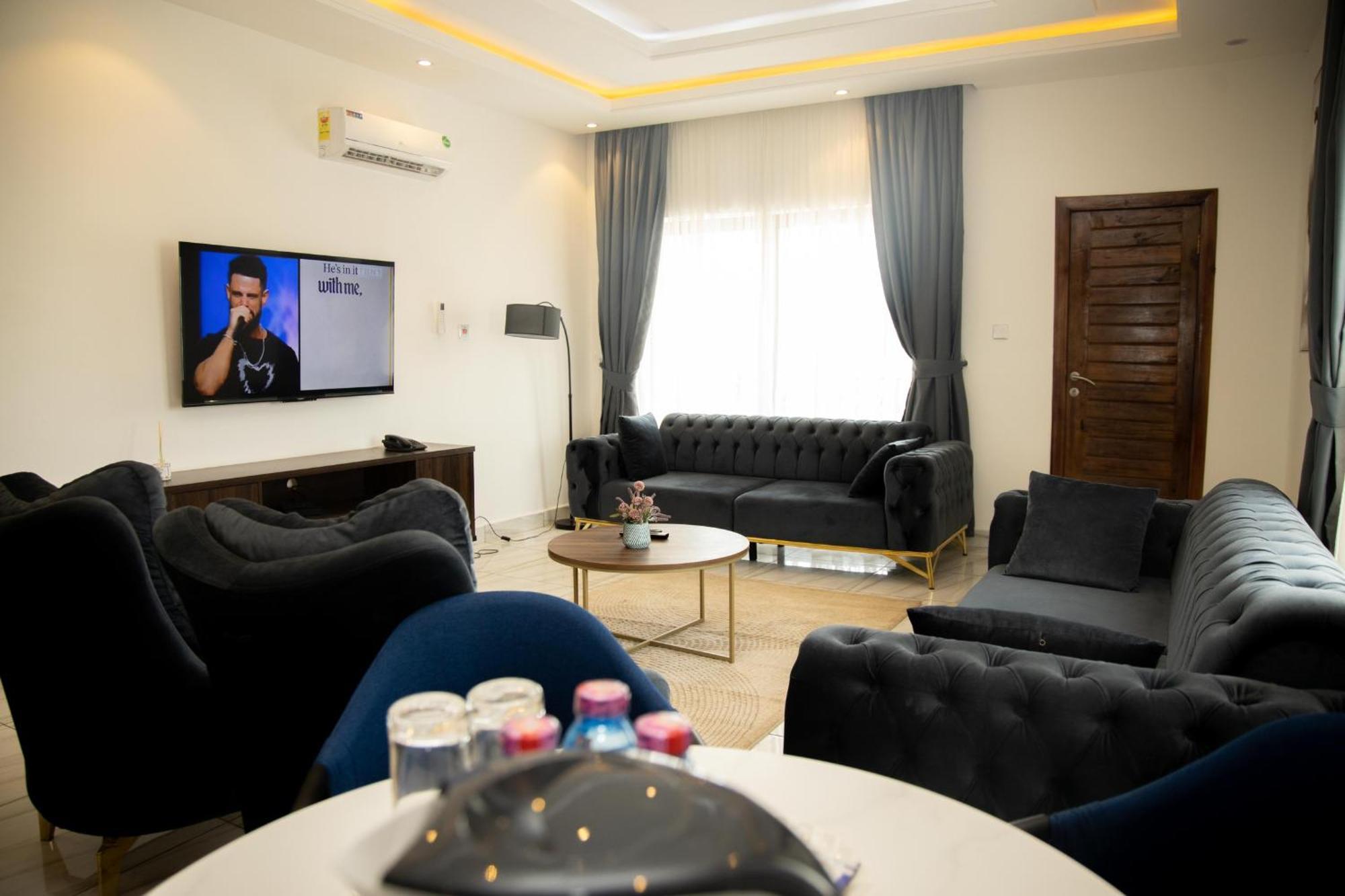 Aiden Homes And Apartments Hotel Koforidua 外观 照片